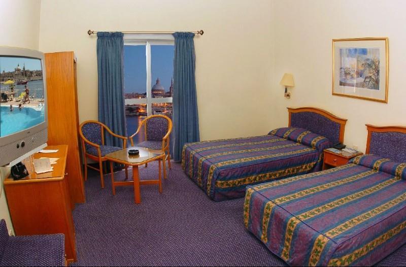 Fortina Spa Resort 슬리에마 객실 사진 A room at the hotel