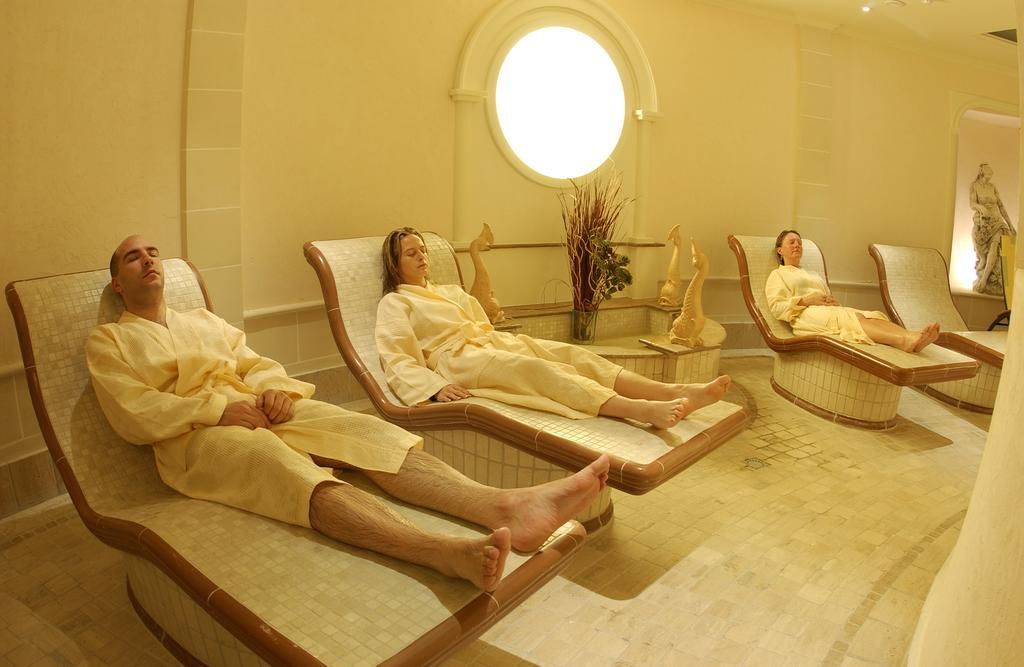 Fortina Spa Resort 슬리에마 외부 사진 A Turkish bath