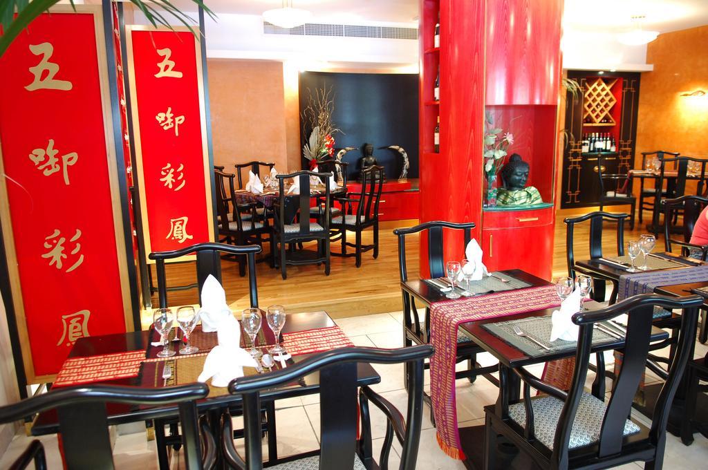 Fortina Spa Resort 슬리에마 레스토랑 사진 A restaurant in Beijing
