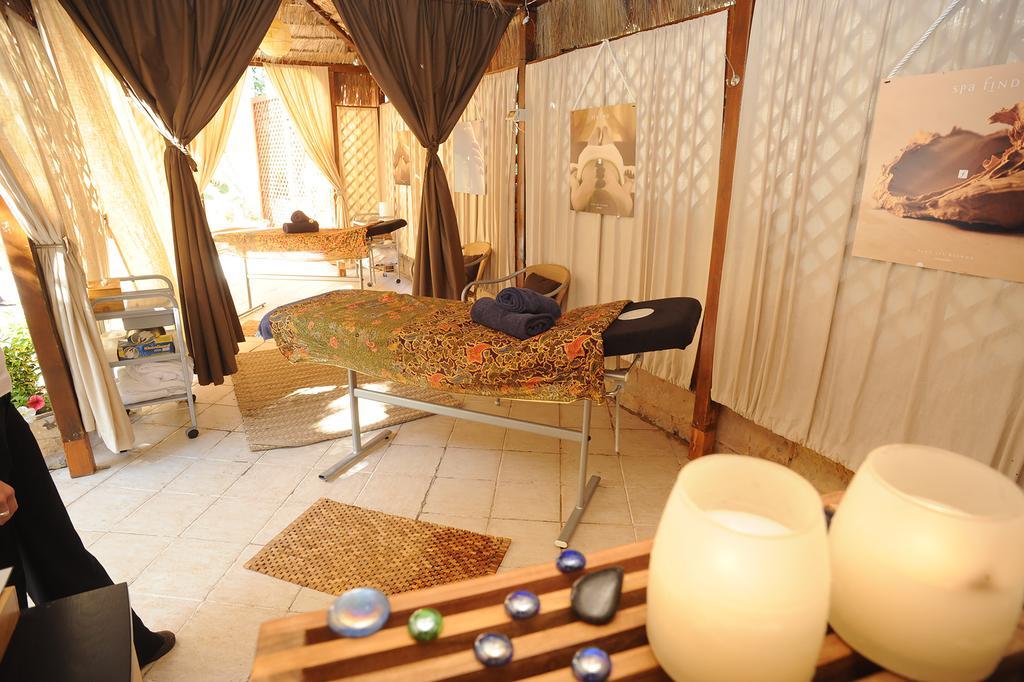 Fortina Spa Resort 슬리에마 외부 사진 A massage room at a spa