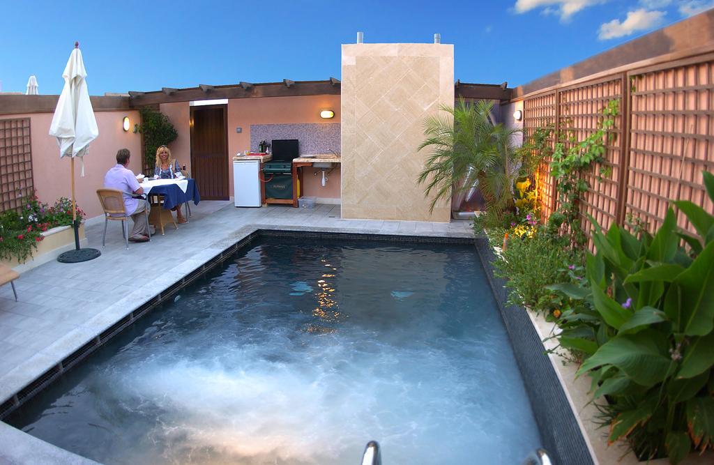 Fortina Spa Resort 슬리에마 외부 사진 A rooftop pool in Marrakech, Morocco