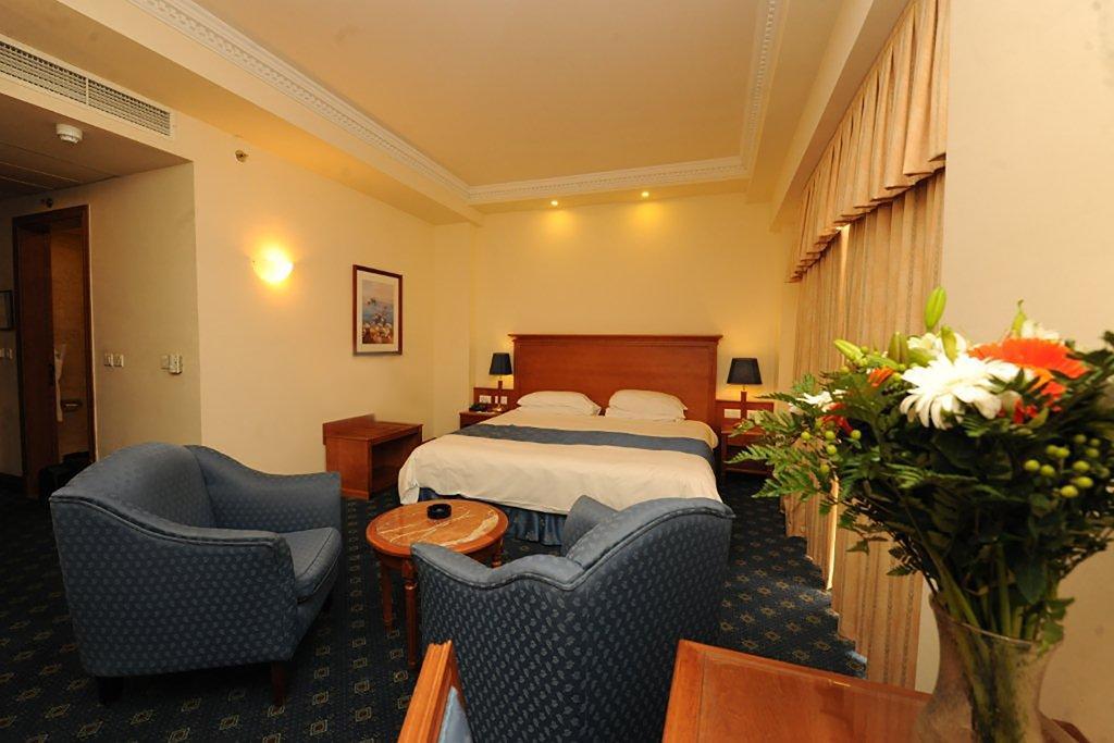 Fortina Spa Resort 슬리에마 외부 사진 A room at the hotel