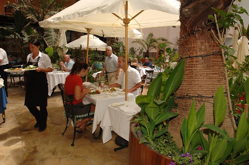 Fortina Spa Resort 슬리에마 외부 사진 The restaurant at the Hotel El Dorado