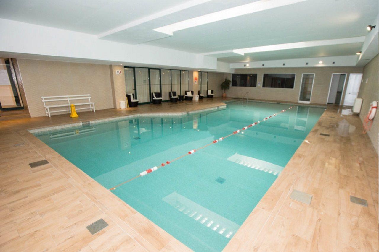 Fortina Spa Resort 슬리에마 외부 사진 The swimming pool at the hotel