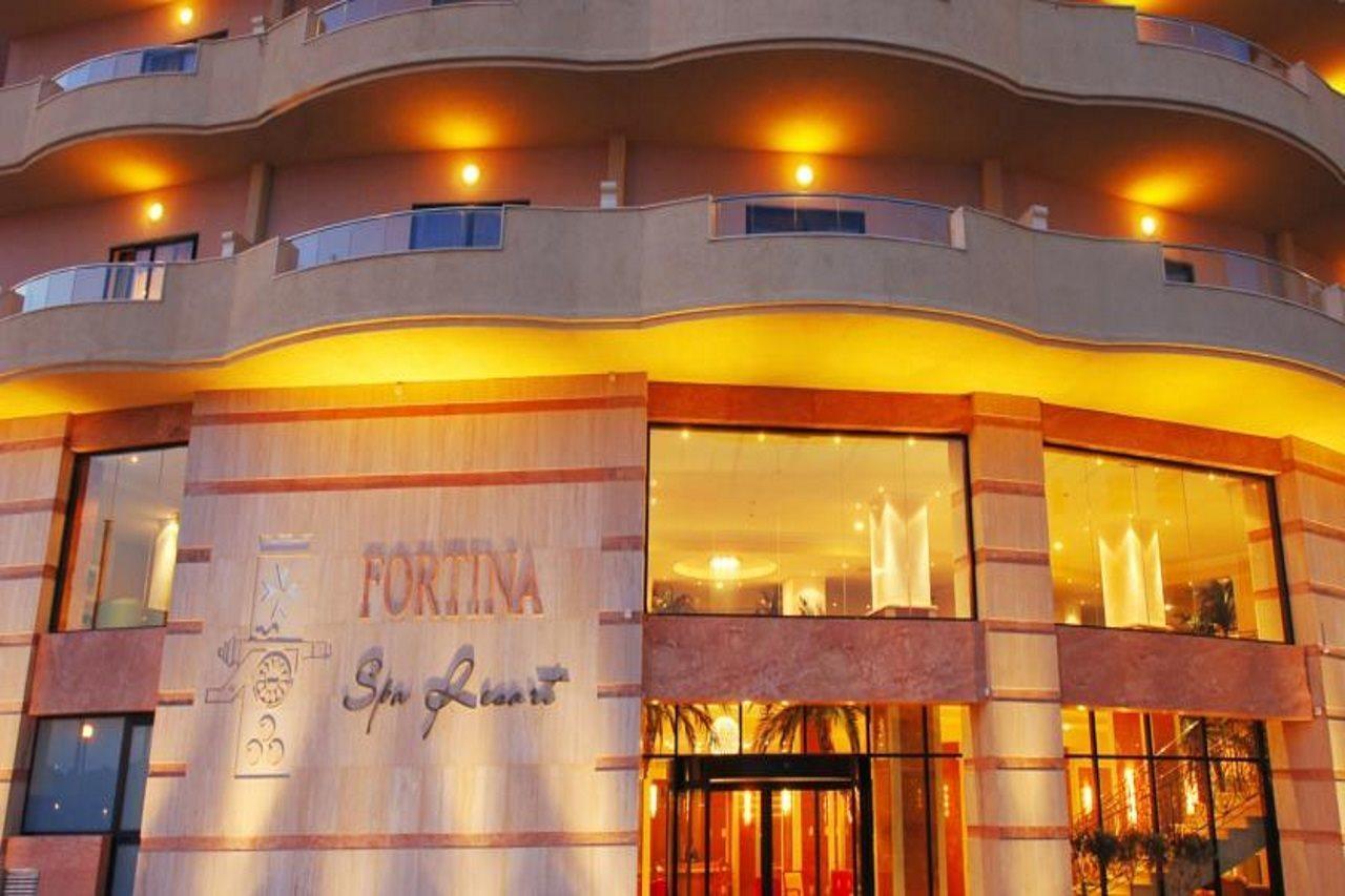 Fortina Spa Resort 슬리에마 외부 사진 The hotel's entrance