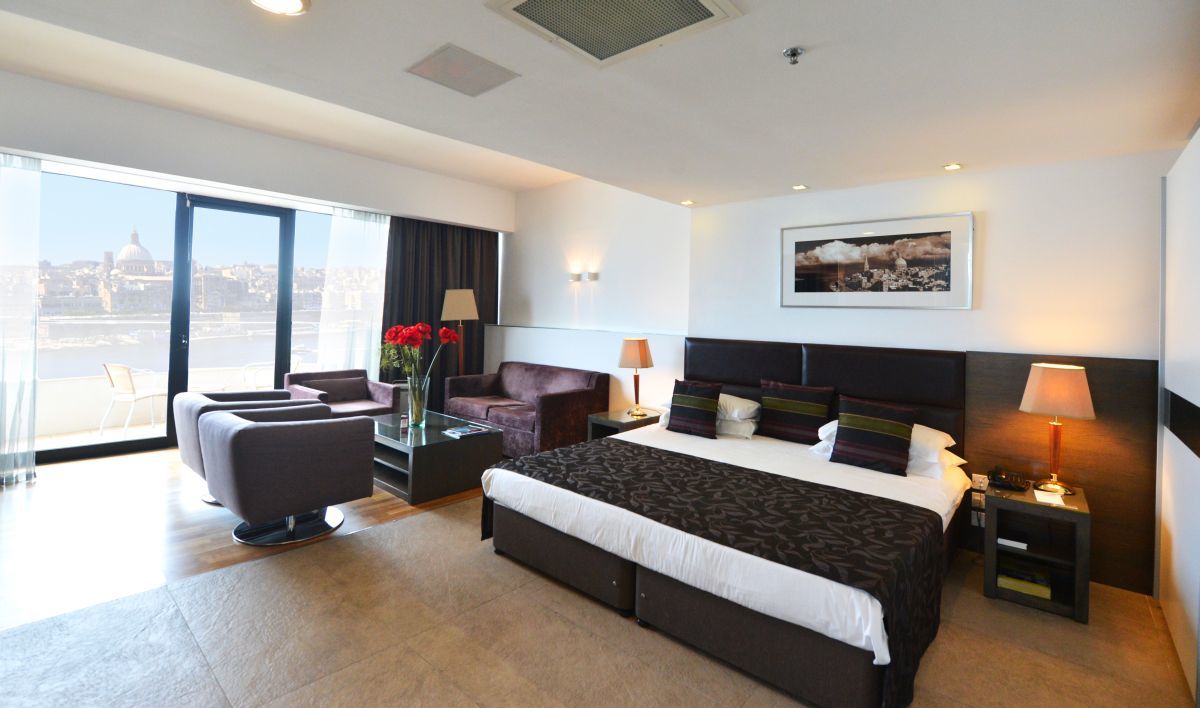 Fortina Spa Resort 슬리에마 외부 사진 A suite at the hotel