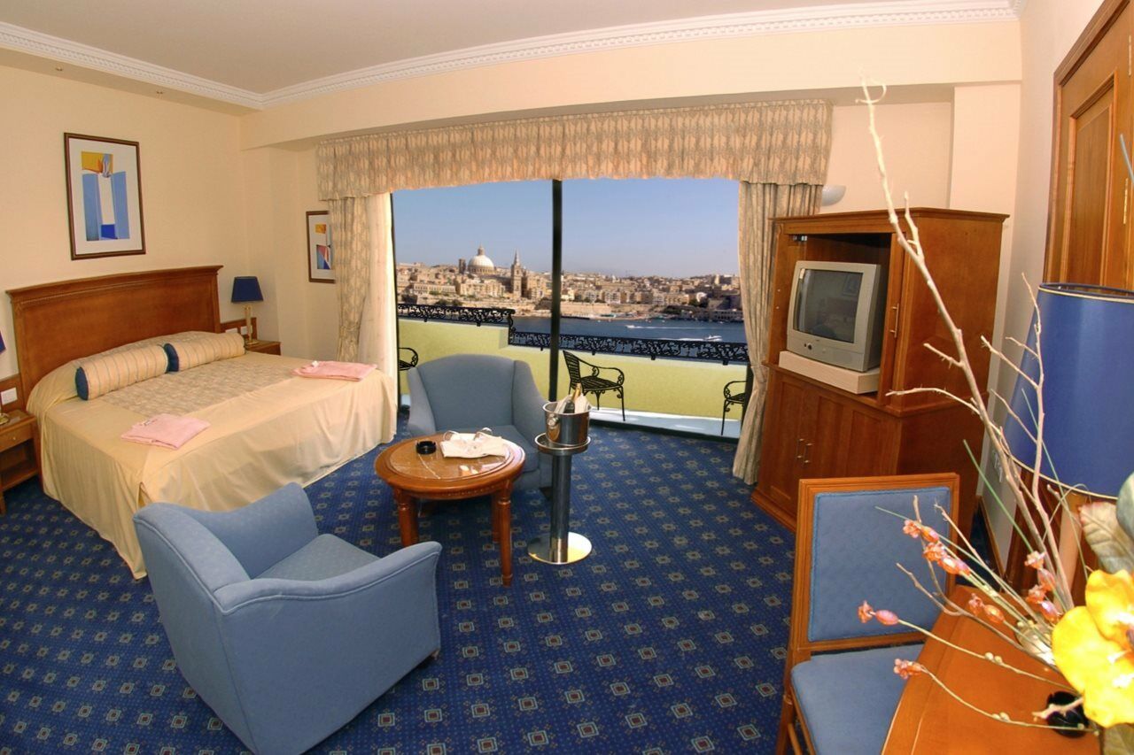 Fortina Spa Resort 슬리에마 외부 사진 A room at the Phoenicia